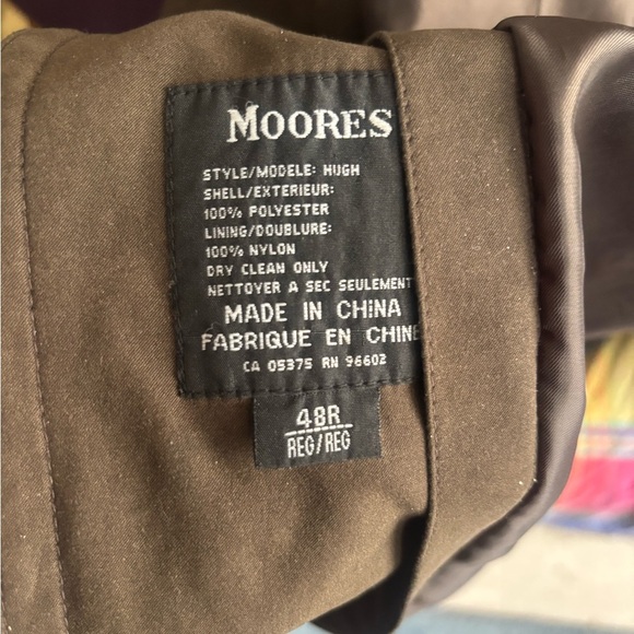 Brown Trench Coat with Belted Waist and Prominent Collar - Picture 3 of 5